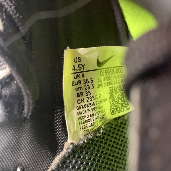 Nike Mercurial Firm-Ground Soccer Cleats – Black/Volt – Size 4.5Y - Picture 4 of 4